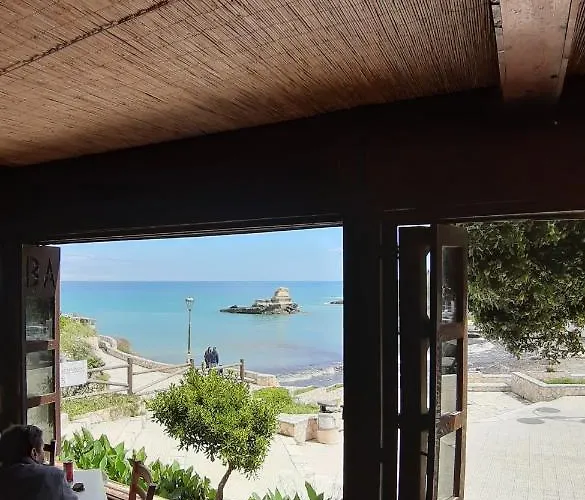 Casa Fronte Mare Torre アパート